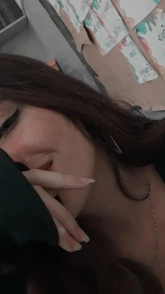 hidden face girls dp (24)