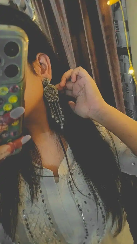 hidden face girls dp (28)