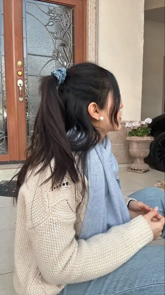 hidden face girls dp (69)