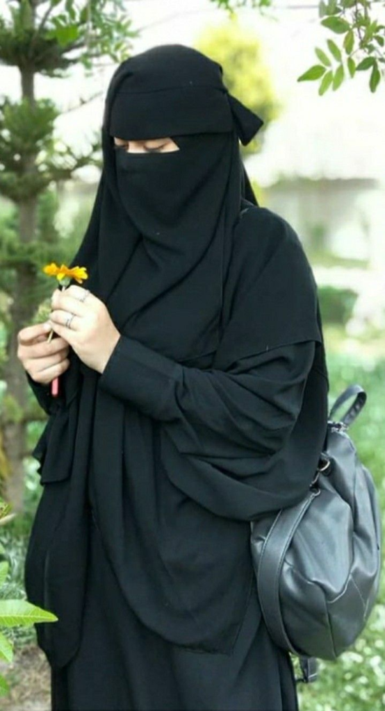 Burka Hijab Girl DP