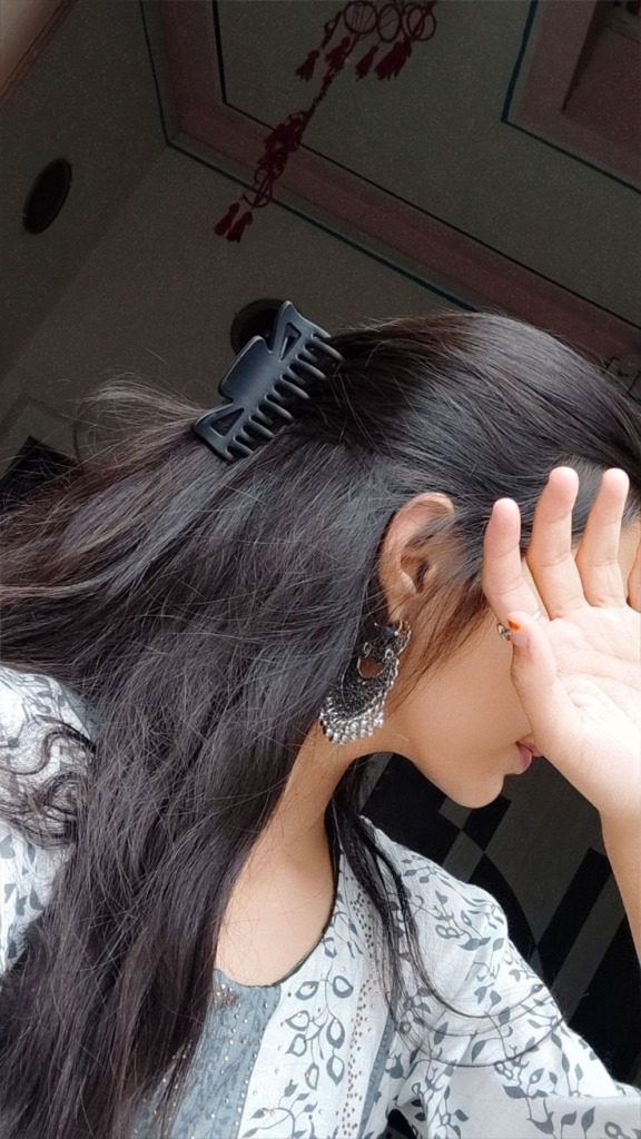 Attitude Hidden Face Girls DP (15)