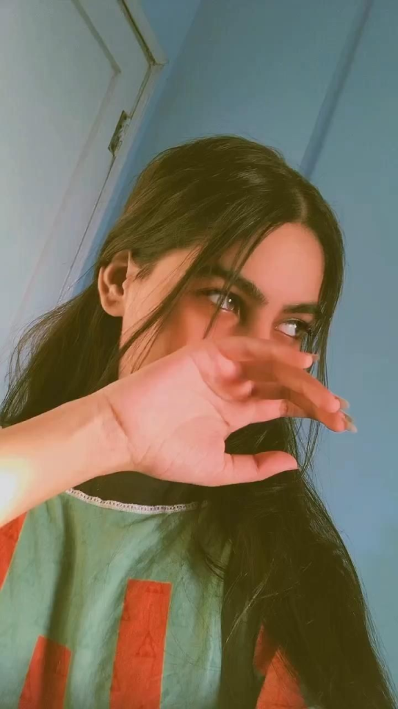 Attitude Hidden Face Girls DP (17)