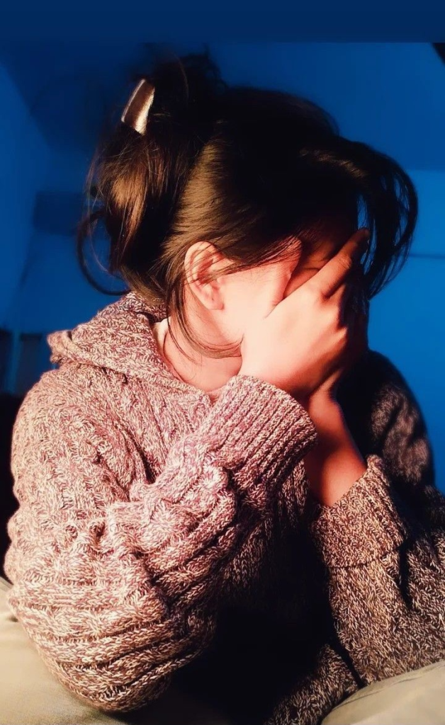 Attitude Hidden Face Girls DP (25)