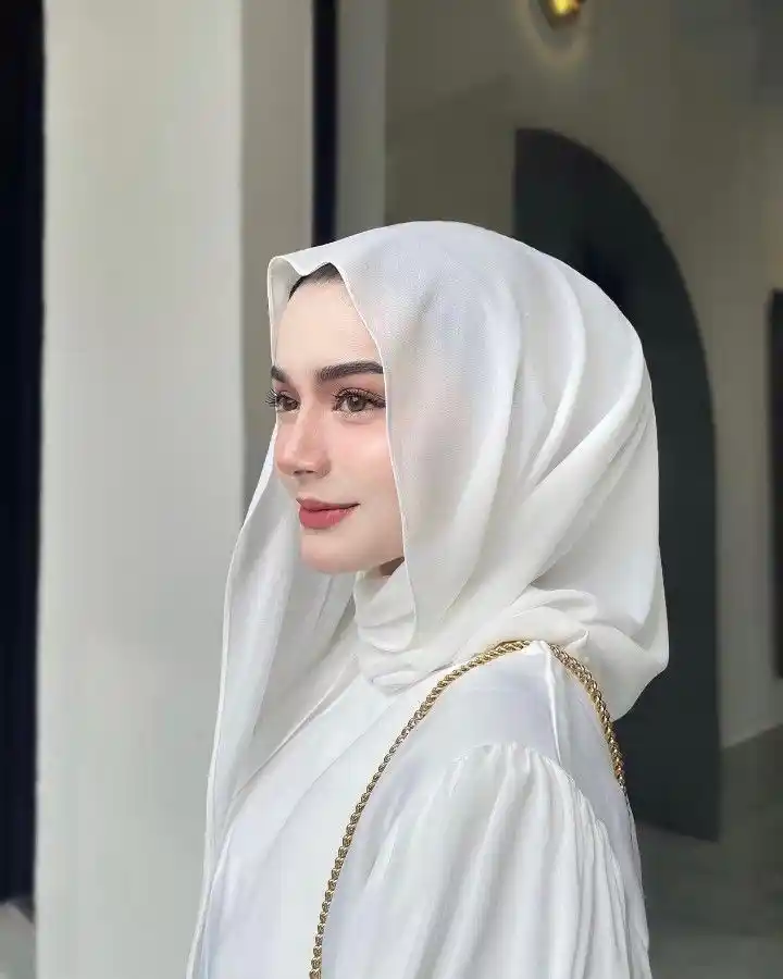 White Hijab Girls DP
