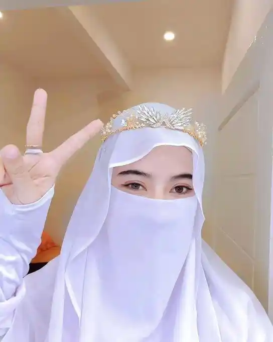 White Hijab Girls DP