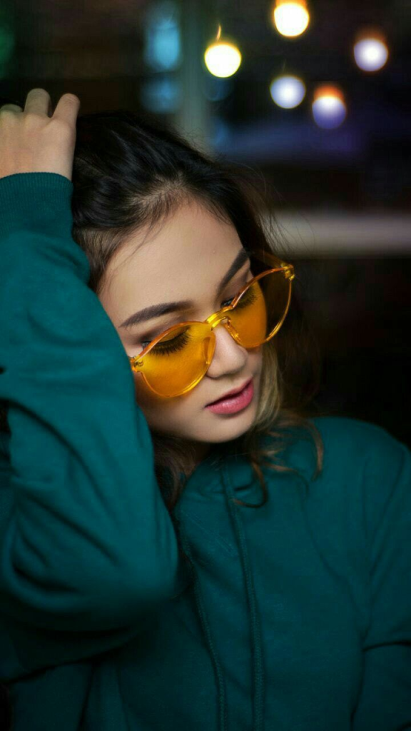 Cute Girls DP with Sunglasses (23)