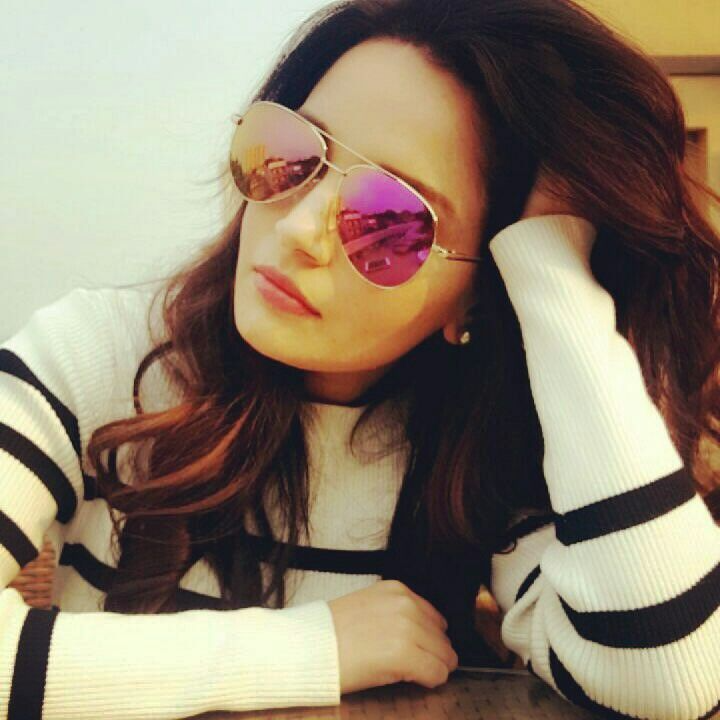 Cute Girls DP with Sunglasses (25)