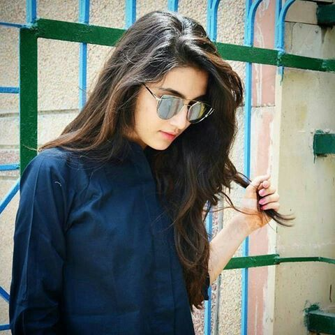 Cute Girls DP with Sunglasses (31)