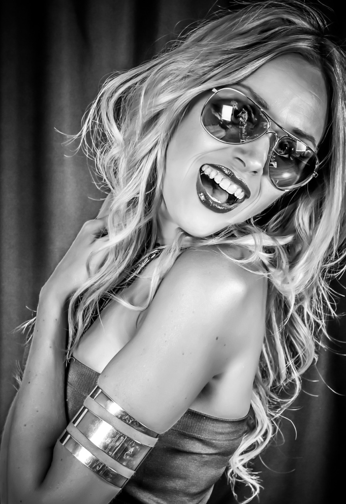 Cute Girls DP with Sunglasses (34)