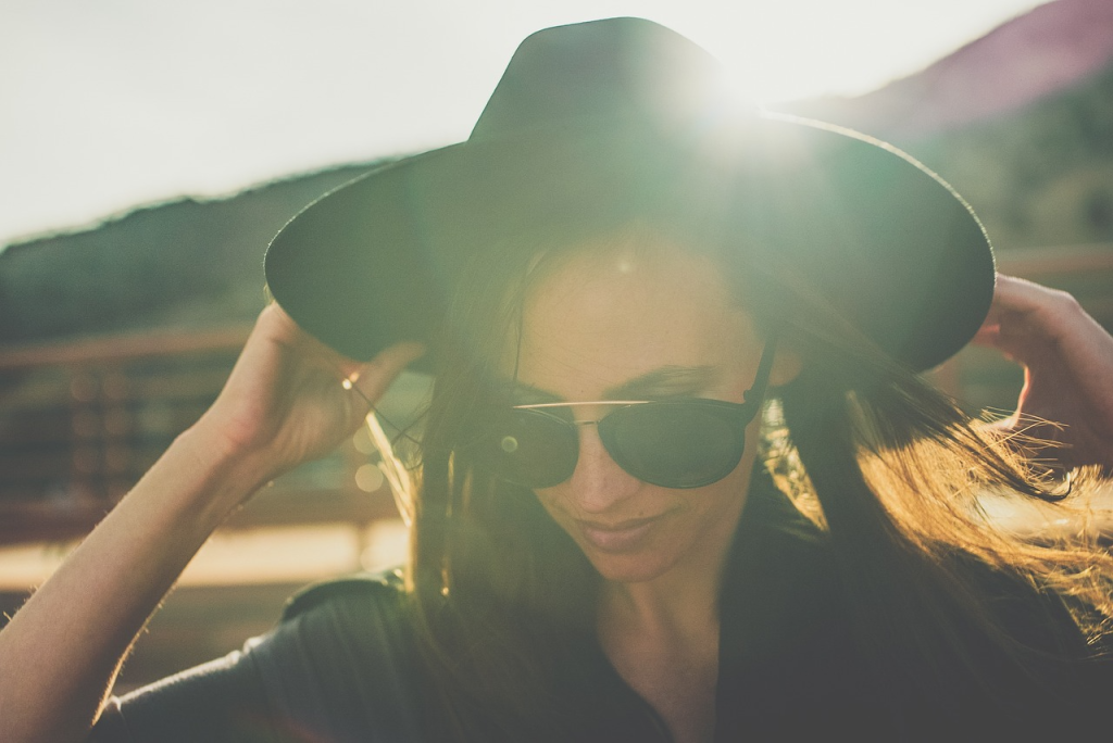 Cute Girls DP with Sunglasses (37)