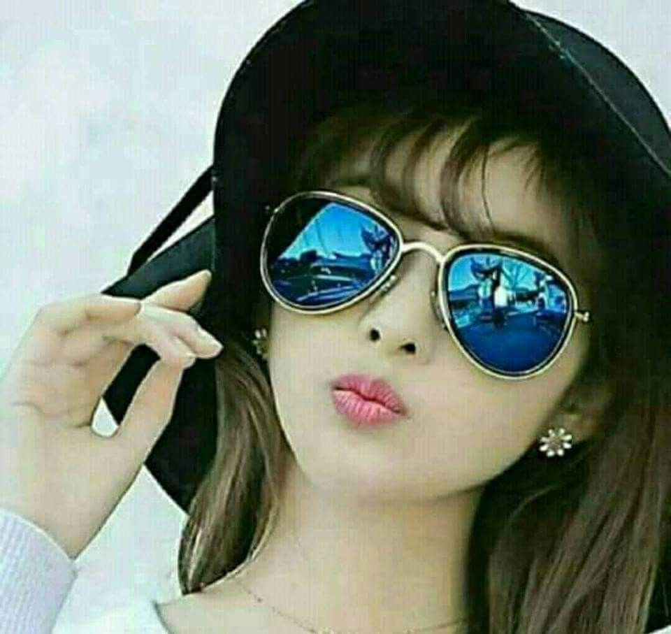 Cute Girls DP with Sunglasses
