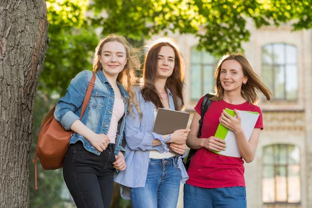 Girls DPs for College Students (65)