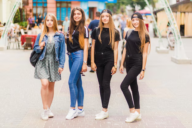 Girls DPs for College Students (69)