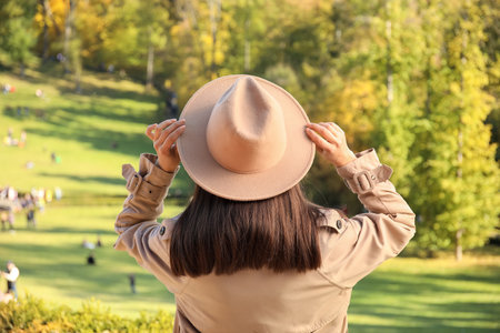 Hidden Face Girls DP with Hat 