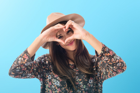 Hidden Face Girls DP with Hat 