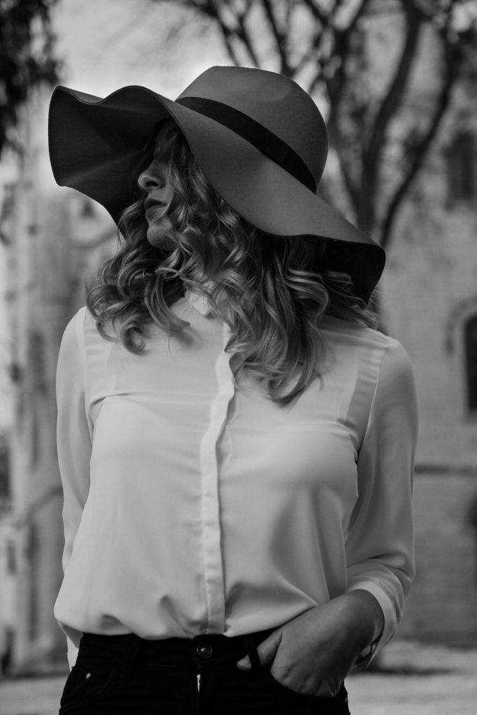 Hidden Face Girls DP with Hat