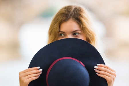 Hidden Face Girls DP with Hat 