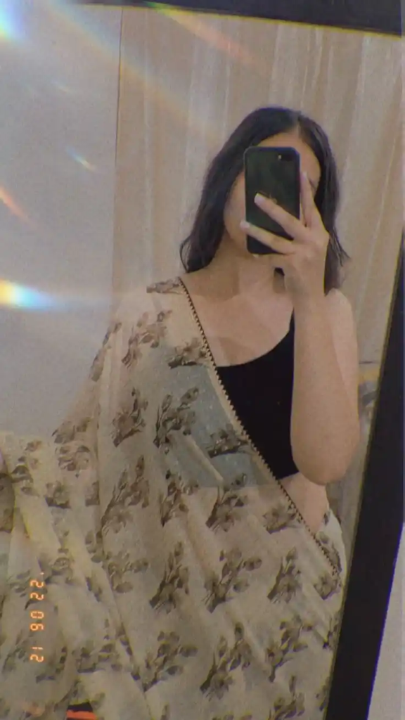 Hidden Face Girls DP with mobile (2)