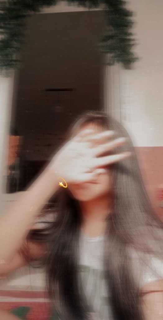 Hidden Face Girls DP with mobile (30)