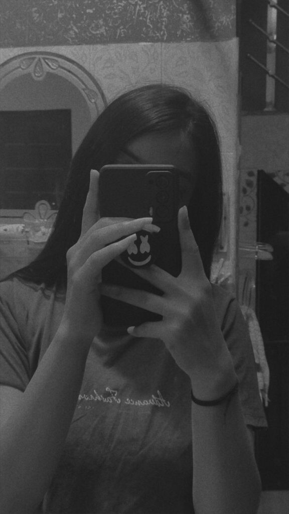 Blurred Hidden Face Girls DP