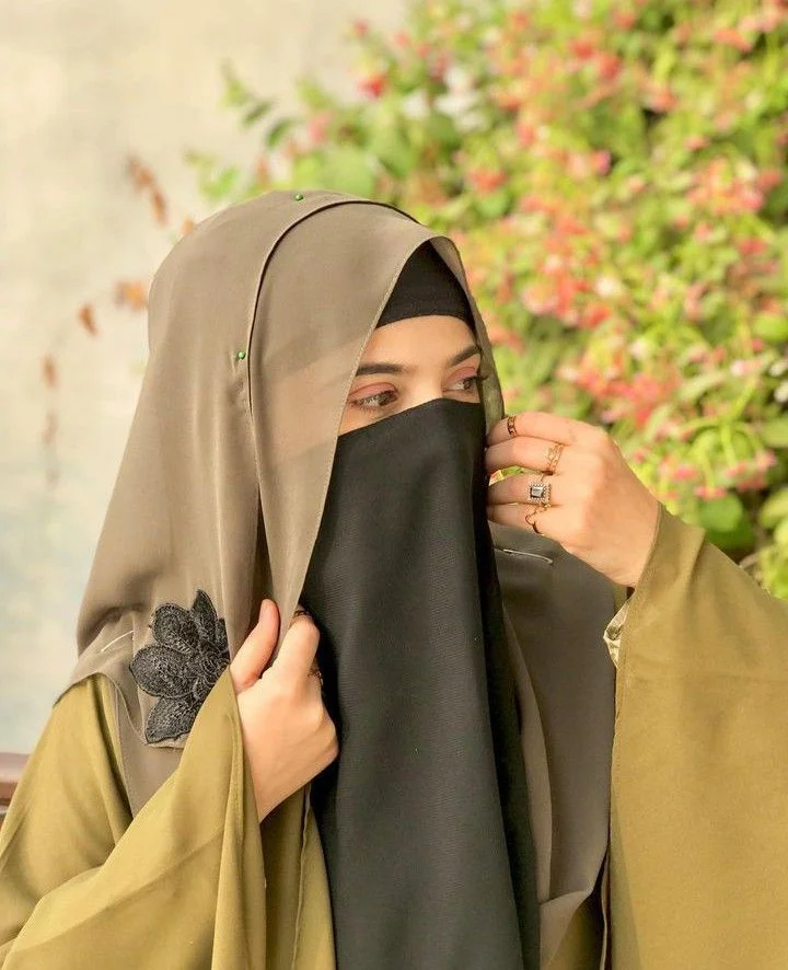 Burka Hijab Girl DP