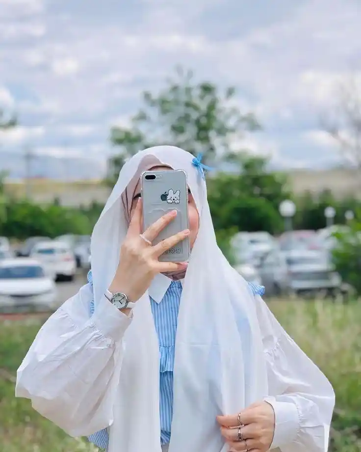 White Hijab Girls DP - 2025-02-17T003948.850