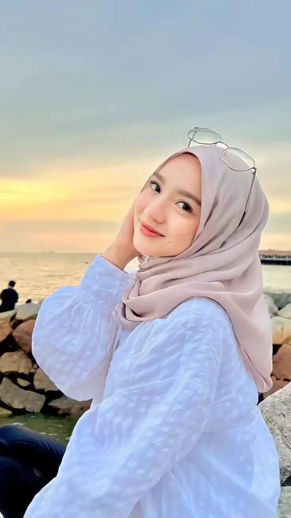White Hijab Girls DP (5)