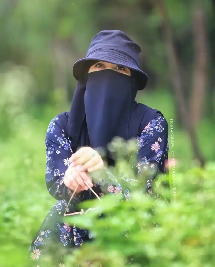 Burka Hijab Girl DP