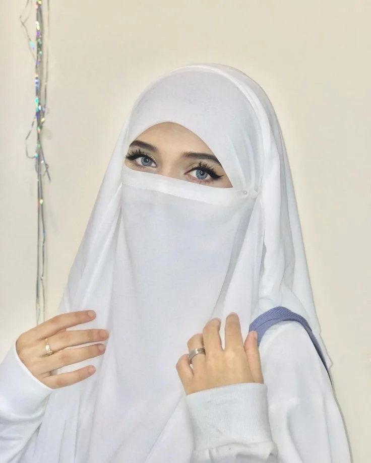Burka Hijab Girl DP