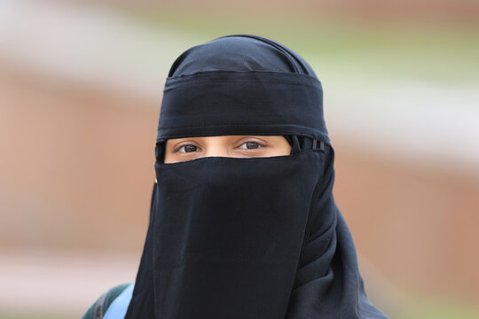 Burka Hijab Girl DP