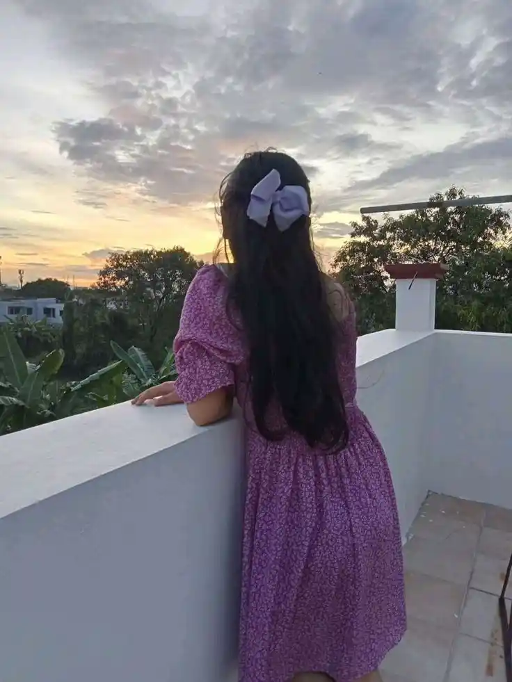 Back Pose Hidden Face Girls DP (17)