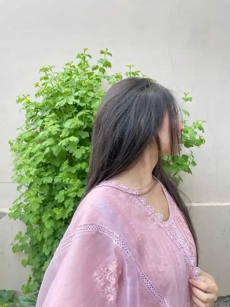 Back Pose Hidden Face Girls DP (18)