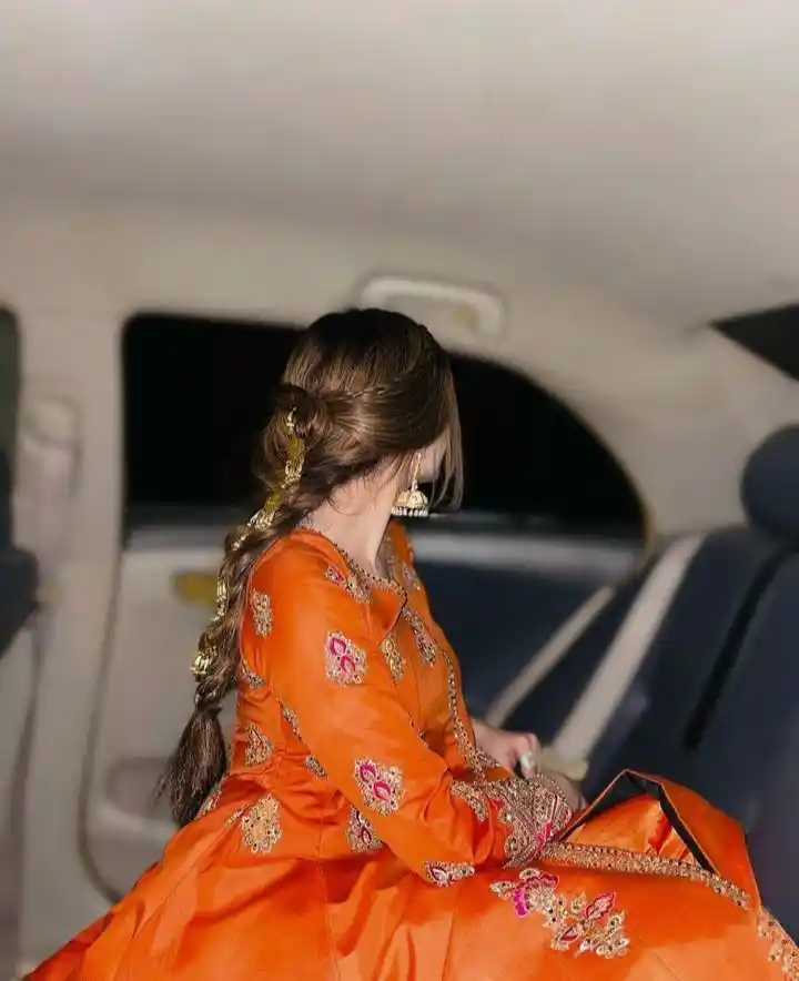 Back Pose Hidden Face Girls DP (24)