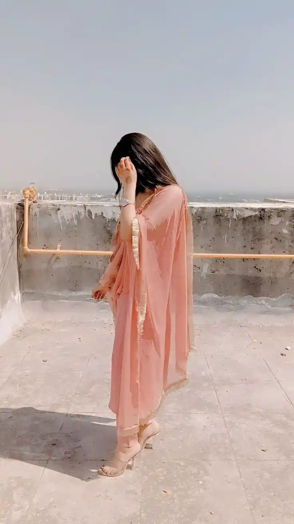 Back Pose Hidden Face Girls DP (3)