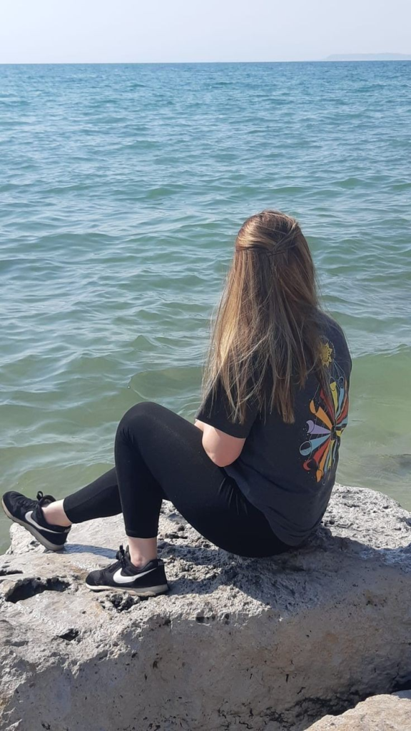 Back Pose Hidden Face Girls DP (30)