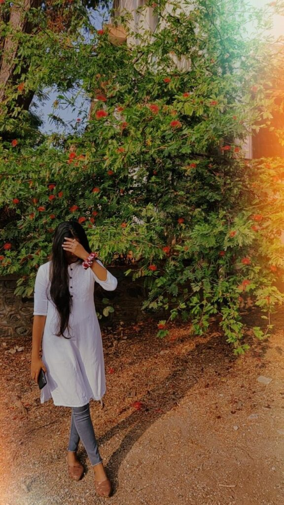 Back Pose Hidden Face Girls DP (35)