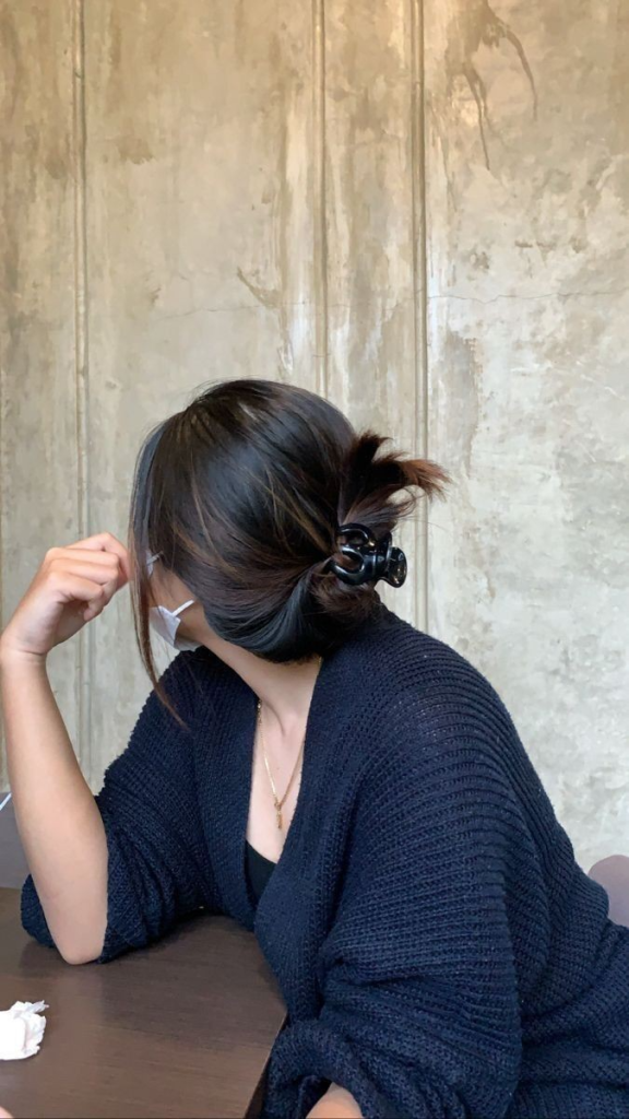 Back Pose Hidden Face Girls DP (40)