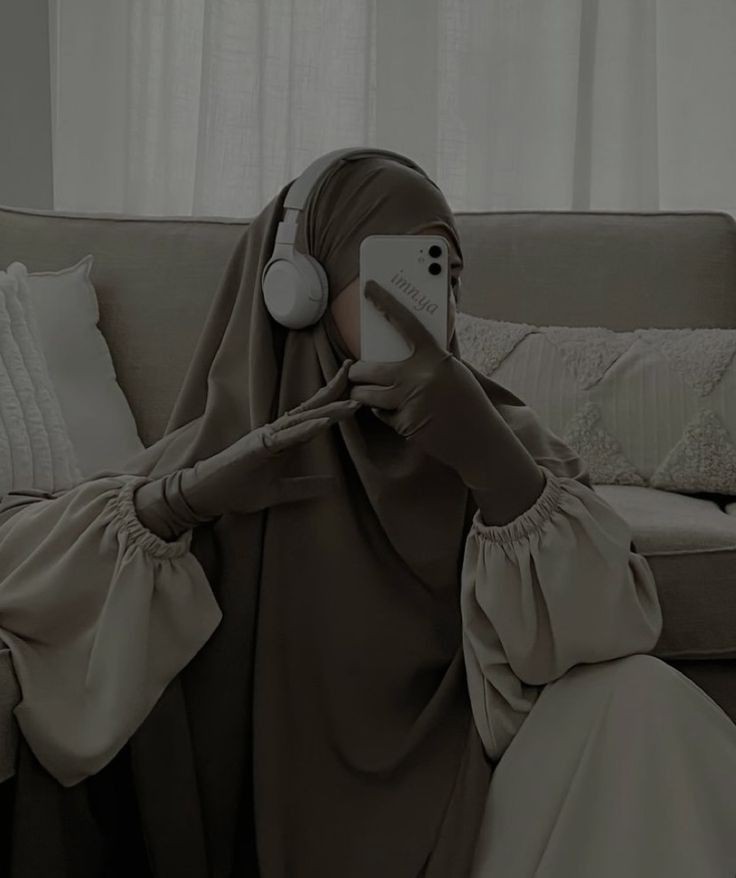 Black Hijab Girls DP (18)