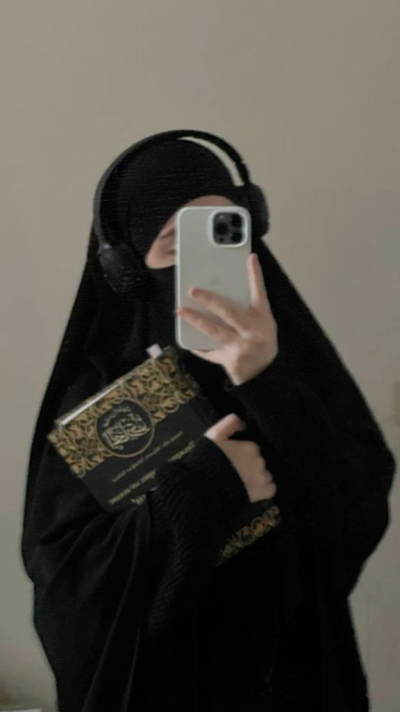Black Hijab Girls DP (2)