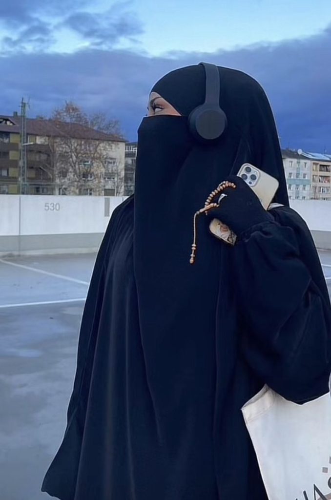 Black Hijab Girls DP (8)