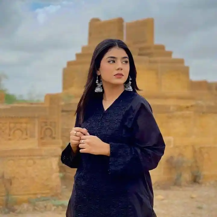 Girls DP in black dress (25)