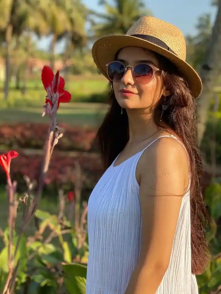 Girls DP in white dress (15)