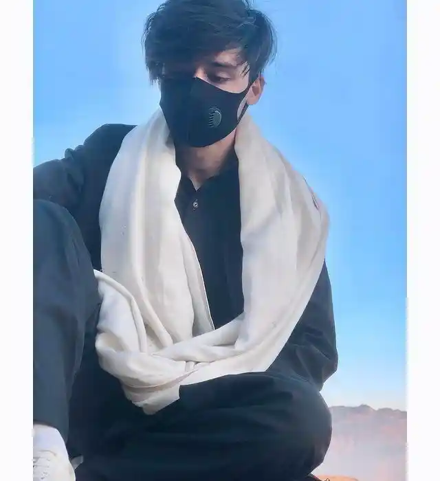 Hidden Face Boys DP with Hoodies & Masks (67)