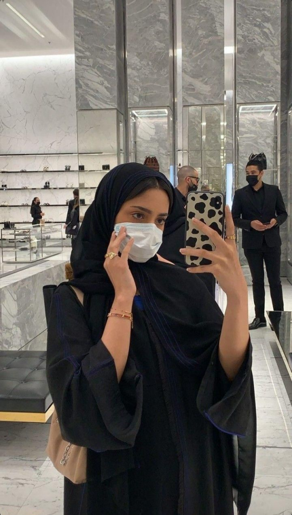 Hijab Mask Girls DP (2)