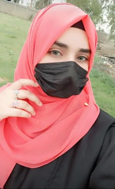 Hijab Mask Girls DP (2)
