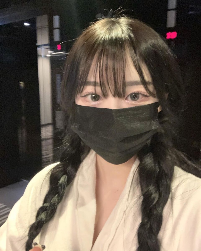 Japanese Mask Girl DP (12)
