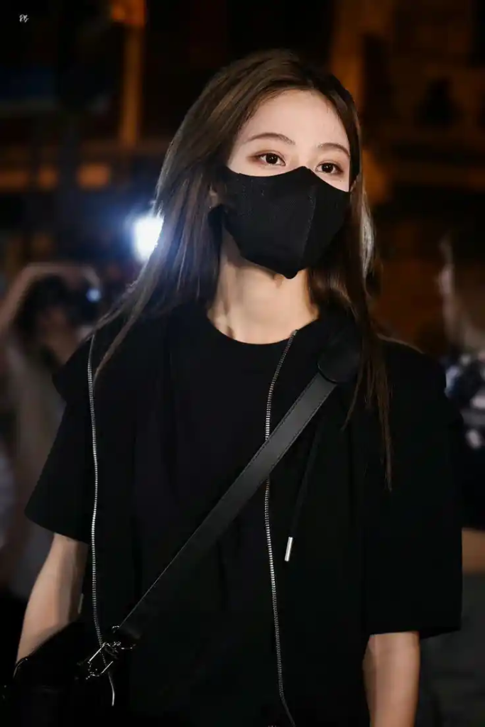 Japanese Mask Girl DP (41)