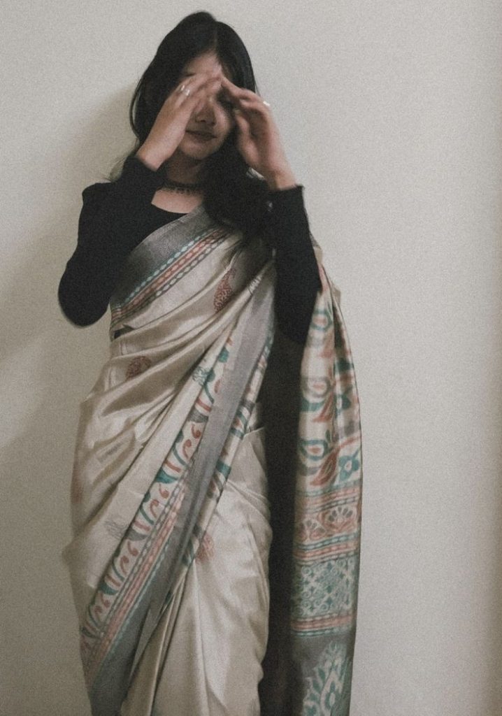 Real Girls DP in Saree (11)