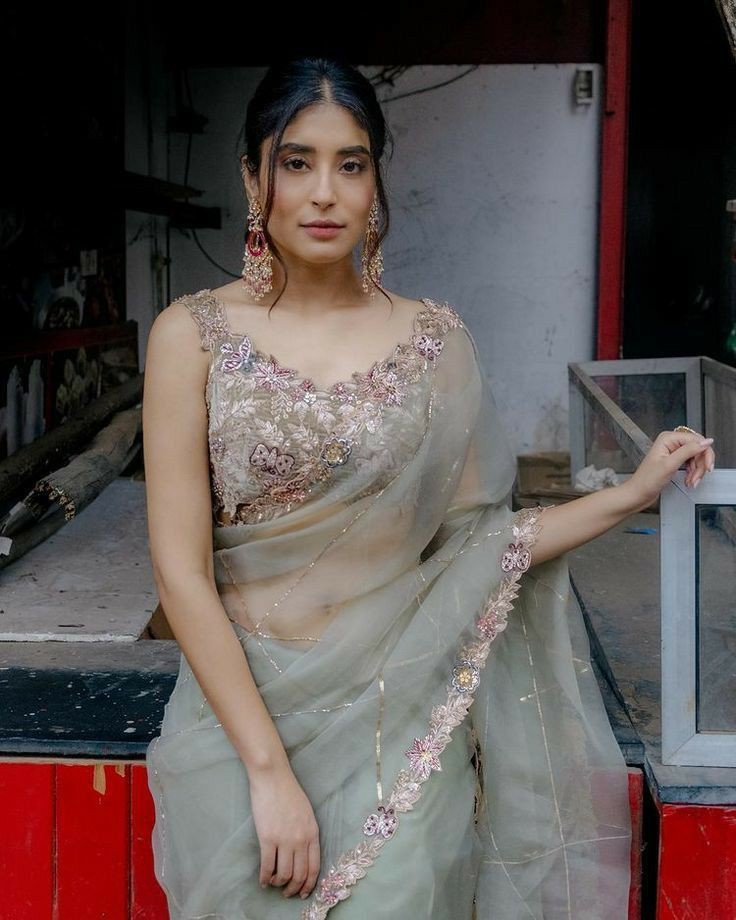 Real Girls DP in Saree (14)