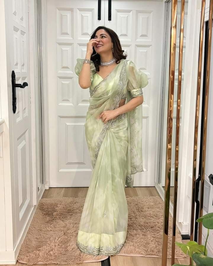 Real Girls DP in Saree (15)